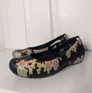 Crocs Womens Shoes Floral Kadee Graphic Slingback Flats Black Size 6